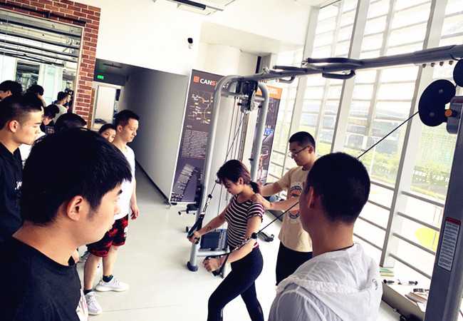 在深圳学做健身教练要多少钱