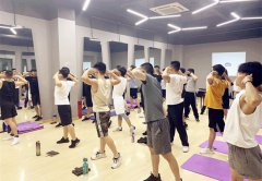 广州健身教练培训机构前十中选哪个?考资格证书难吗?80%这家