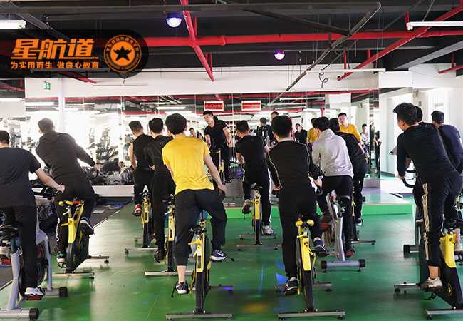 北京正规健身教练培训基地怎么选？